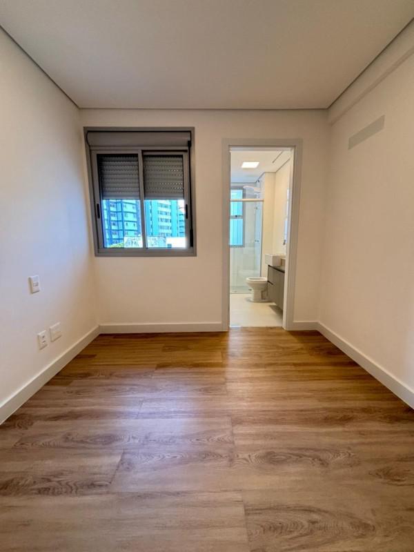 Apartamento, Sagrada Família, 3 Quartos, 2 Vagas, 1 Suíte