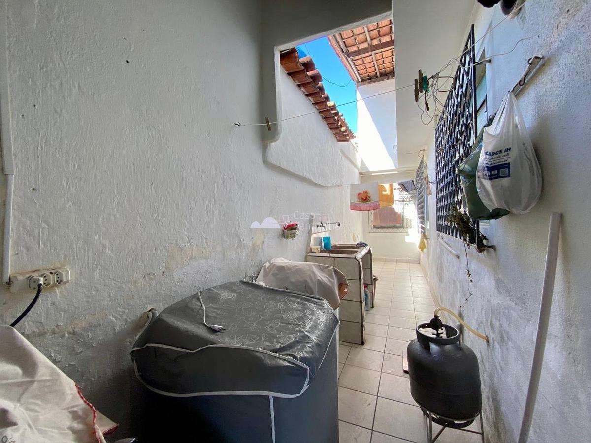 Casa, Santa Branca, 3 Quartos, 2 Vagas, 1 Suíte