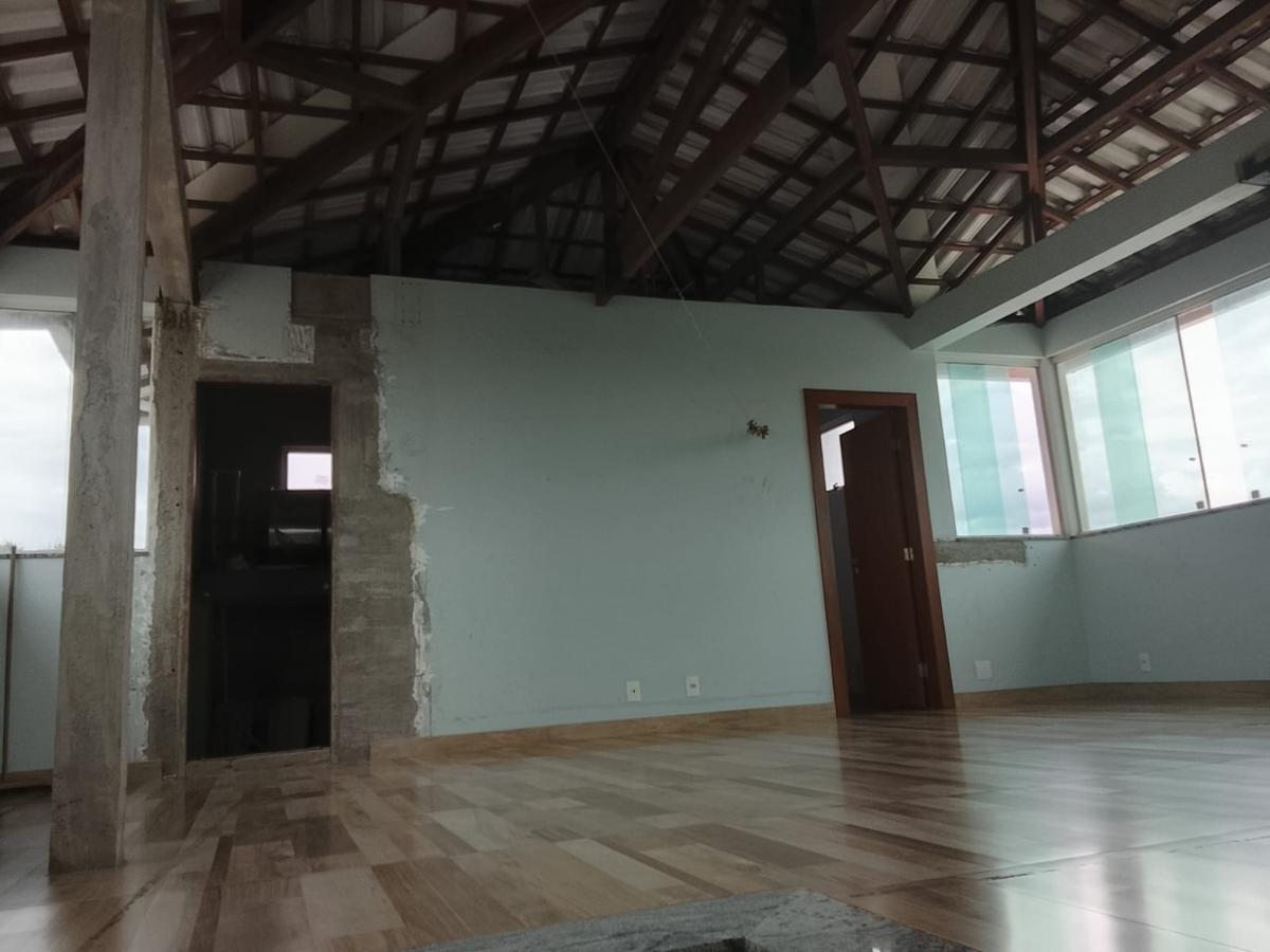 Casa, Trevo, 7 Quartos, 8 Vagas, 3 Suítes