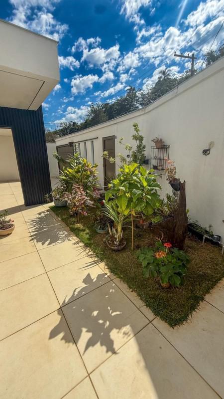 Casa, Ingá Alto, 3 Quartos, 4 Vagas, 1 Suíte