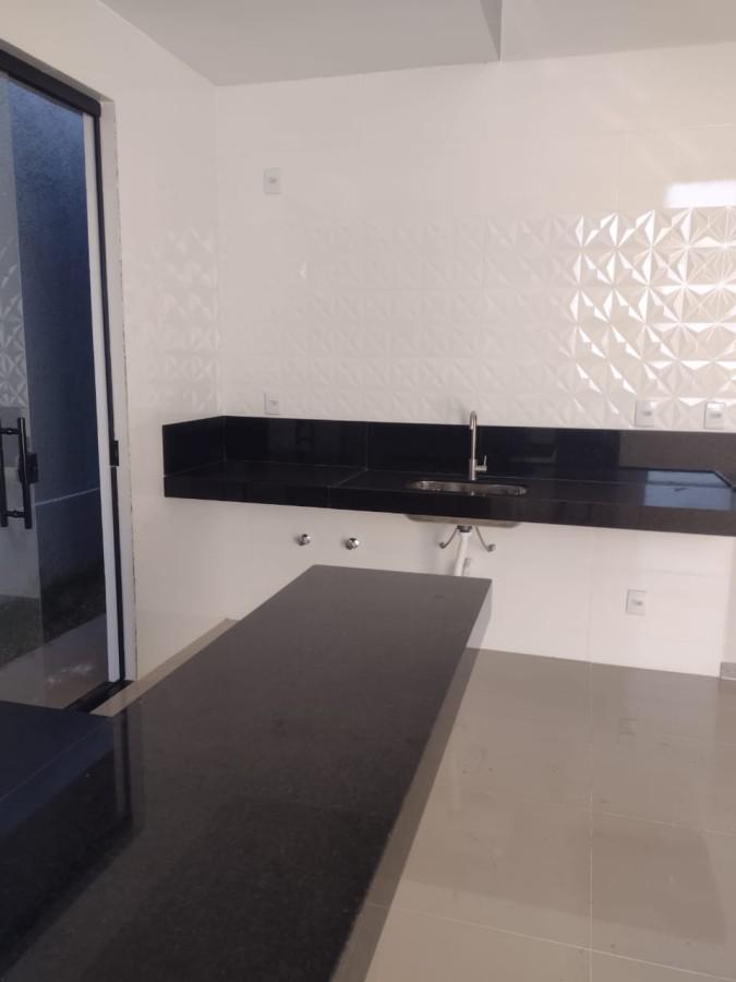 Casa, Lundcea, 3 Quartos, 2 Vagas, 1 Suíte