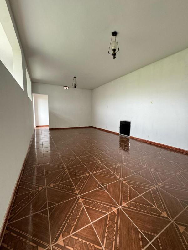 Casa, Petrópolis (barreiro), 4 Quartos, 3 Vagas, 2 Suítes