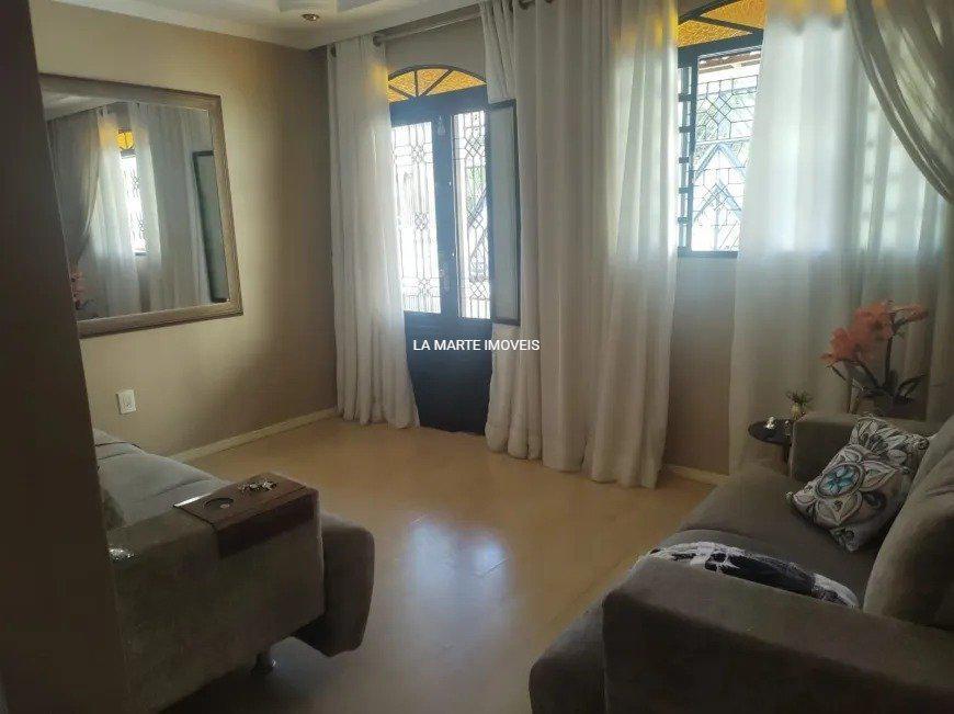 Casa, Barreiro, 3 Quartos, 4 Vagas, 1 Suíte