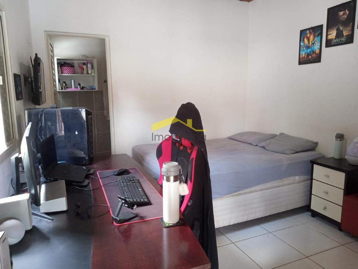Casa, Cinquentenário, 3 Quartos, 4 Vagas, 2 Suítes