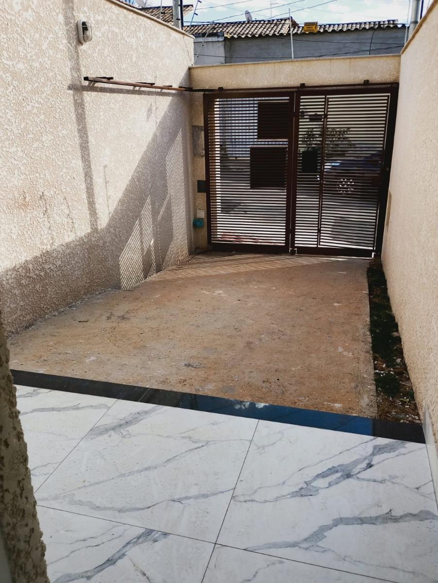 Casa, Candelária, 2 Quartos, 1 Vaga, 2 Suítes