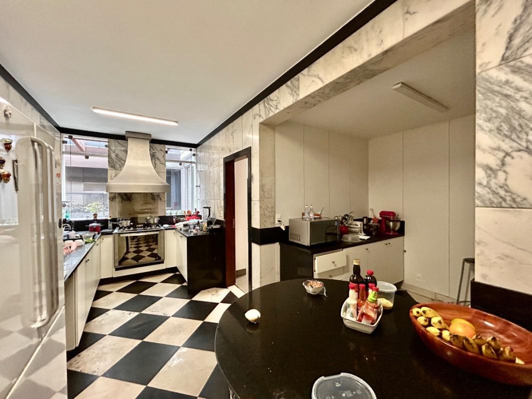 Apartamento, Serra, 4 Quartos, 0 Vaga, 2 Suítes
