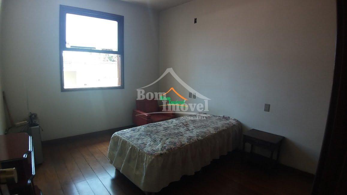 Casa, Centro, 3 Quartos, 2 Vagas, 1 Suíte