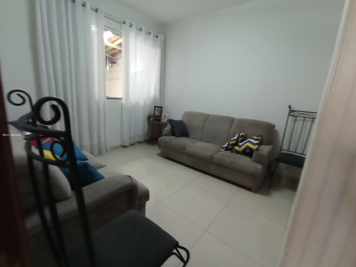 Casa, Santa Branca, 3 Quartos, 2 Vagas, 1 Suíte