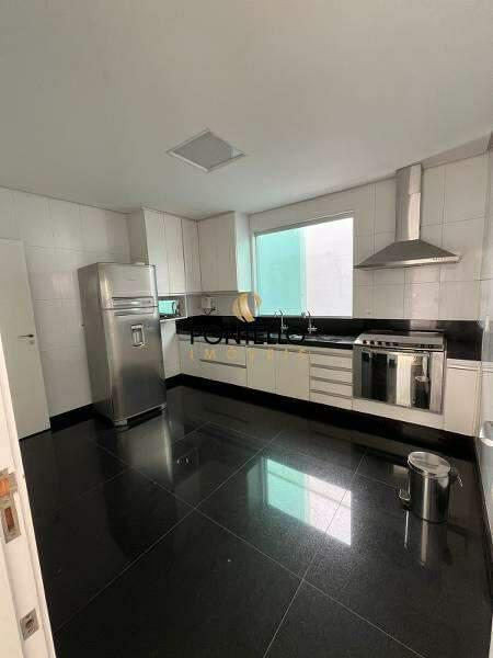 Casa, Castelo, 4 Quartos, 8 Vagas, 4 Suítes