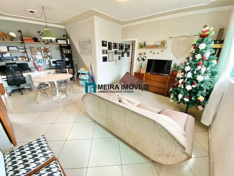 Casa, Trevo, 3 Quartos, 2 Vagas, 1 Suíte