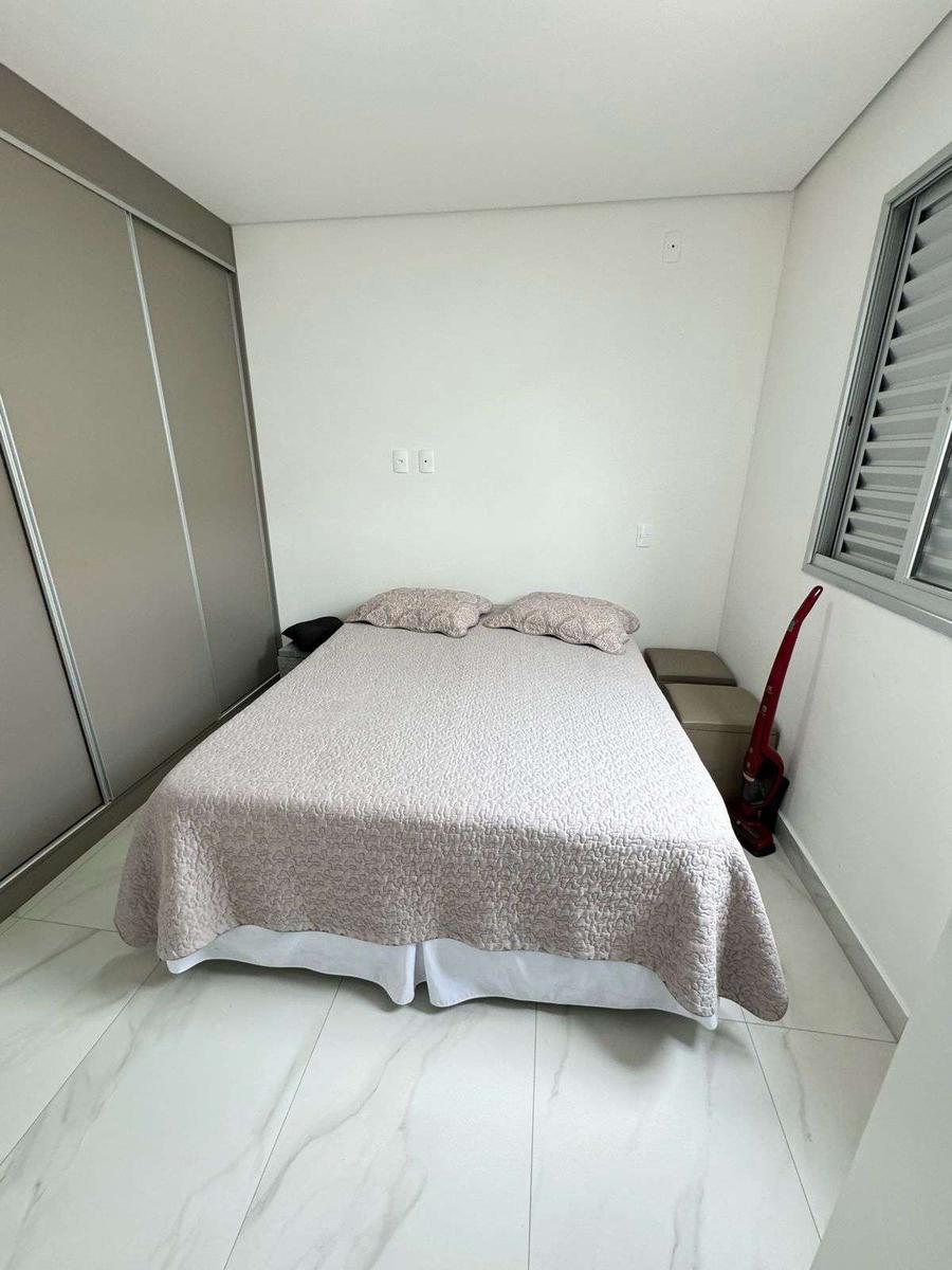 Apartamento, Sagrada Família, 2 Quartos, 2 Vagas, 1 Suíte