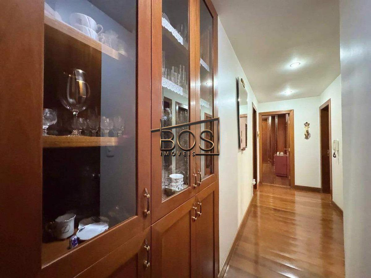 Apartamento, Funcionários, 4 Quartos, 4 Vagas, 2 Suítes
