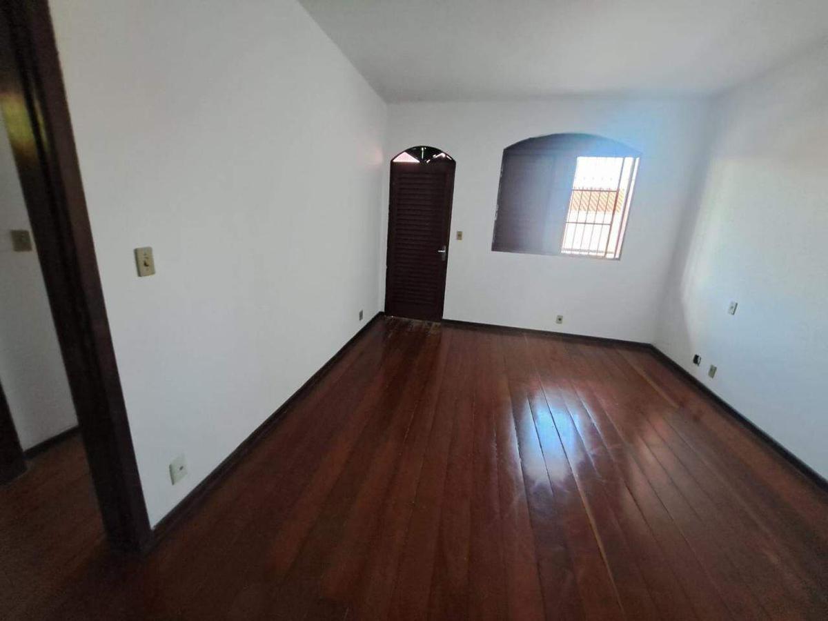 Casa, Nova Suíssa, 4 Quartos, 3 Vagas, 1 Suíte