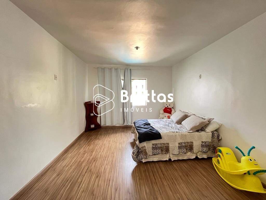 Casa, Centro, 5 Quartos, 2 Vagas, 4 Suítes