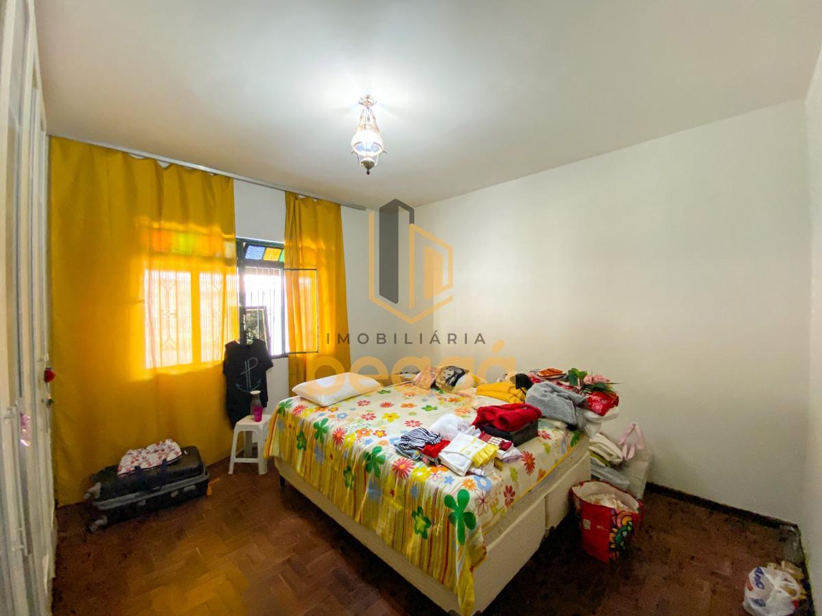 Casa, Parque Turistas, 3 Quartos, 8 Vagas, 2 Suítes