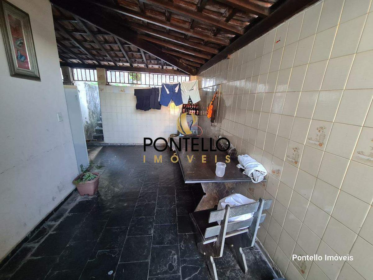 Casa, Cachoeirinha, 3 Quartos, 4 Vagas, 1 Suíte