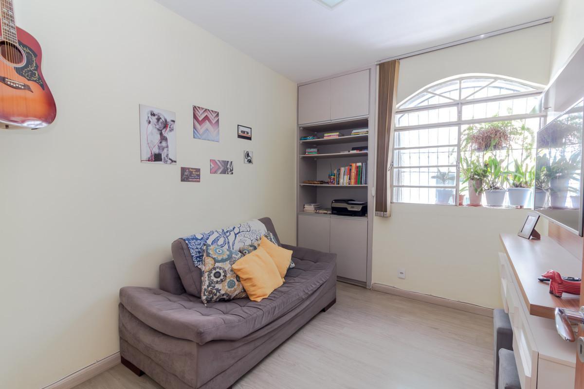 Apartamento, Sagrada Família, 2 Quartos, 1 Vaga