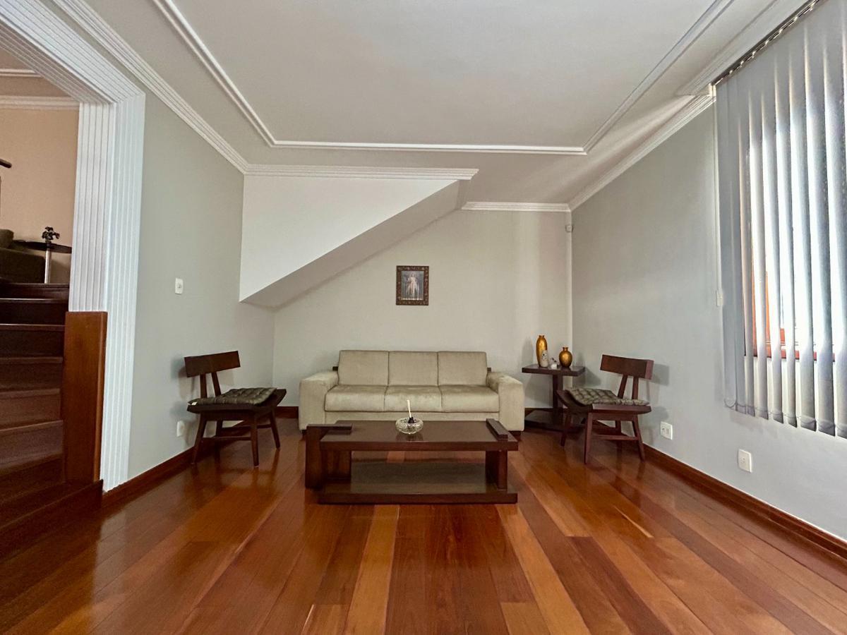 Casa, Castelo, 4 Quartos, 4 Vagas, 1 Suíte