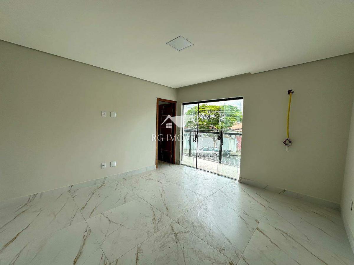 Casa, Santa Helena, 3 Quartos, 5 Vagas, 1 Suíte