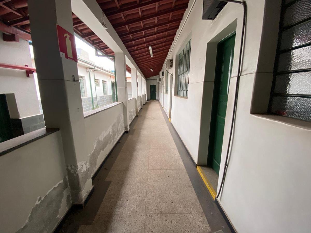 Prédio, São Francisco, 0 Quarto, 20 Vagas