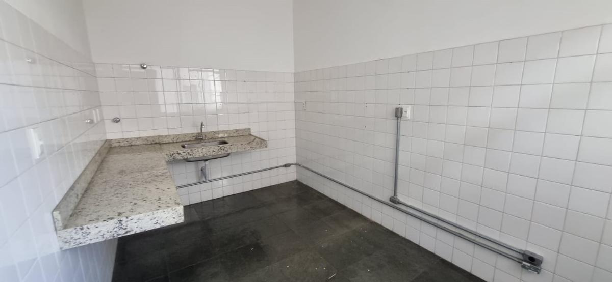 Galpão, Prado, 0 Quarto, 5 Vagas
