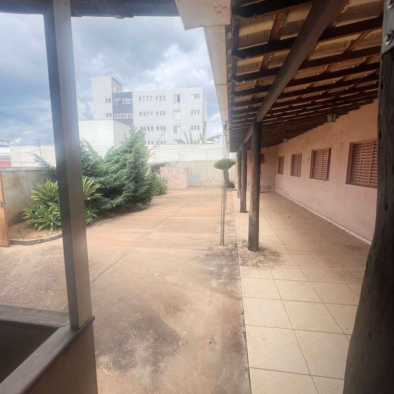 Lote, Brasiléia, 3 Quartos, 10 Vagas, 1 Suíte