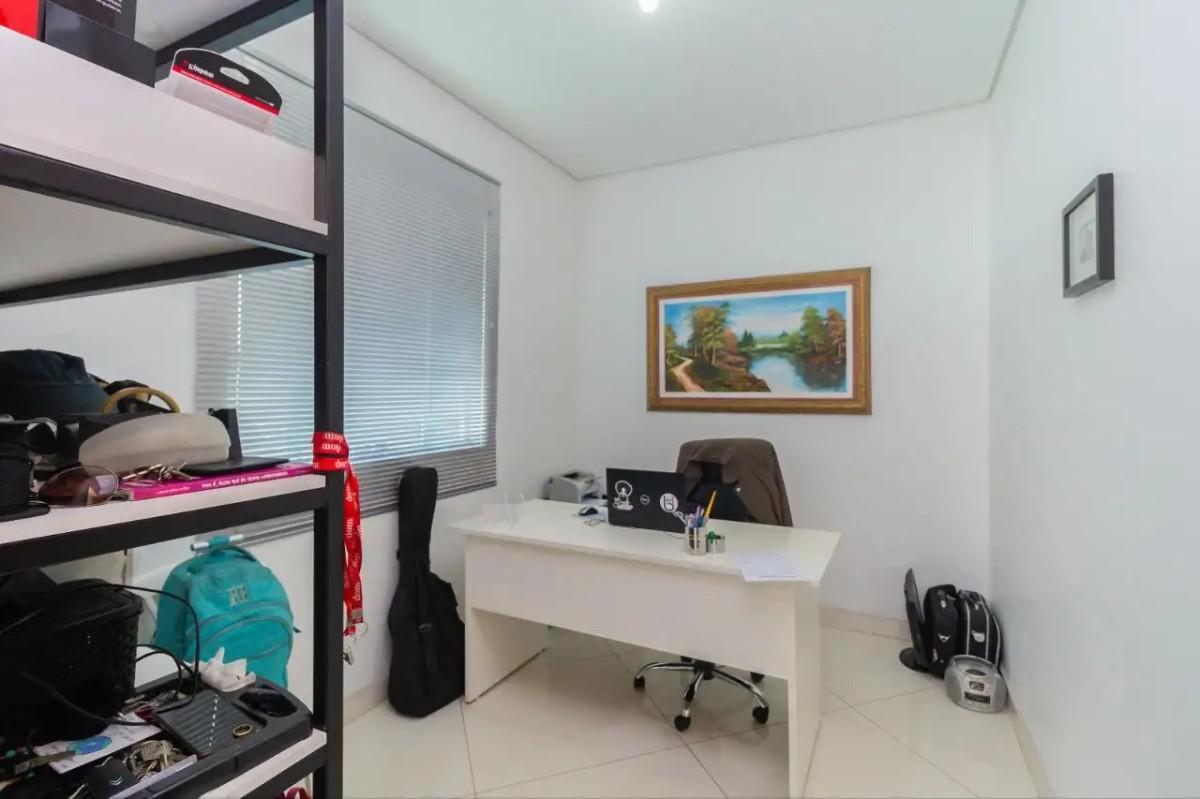 Casa, Estoril, 4 Quartos, 3 Vagas, 4 Suítes