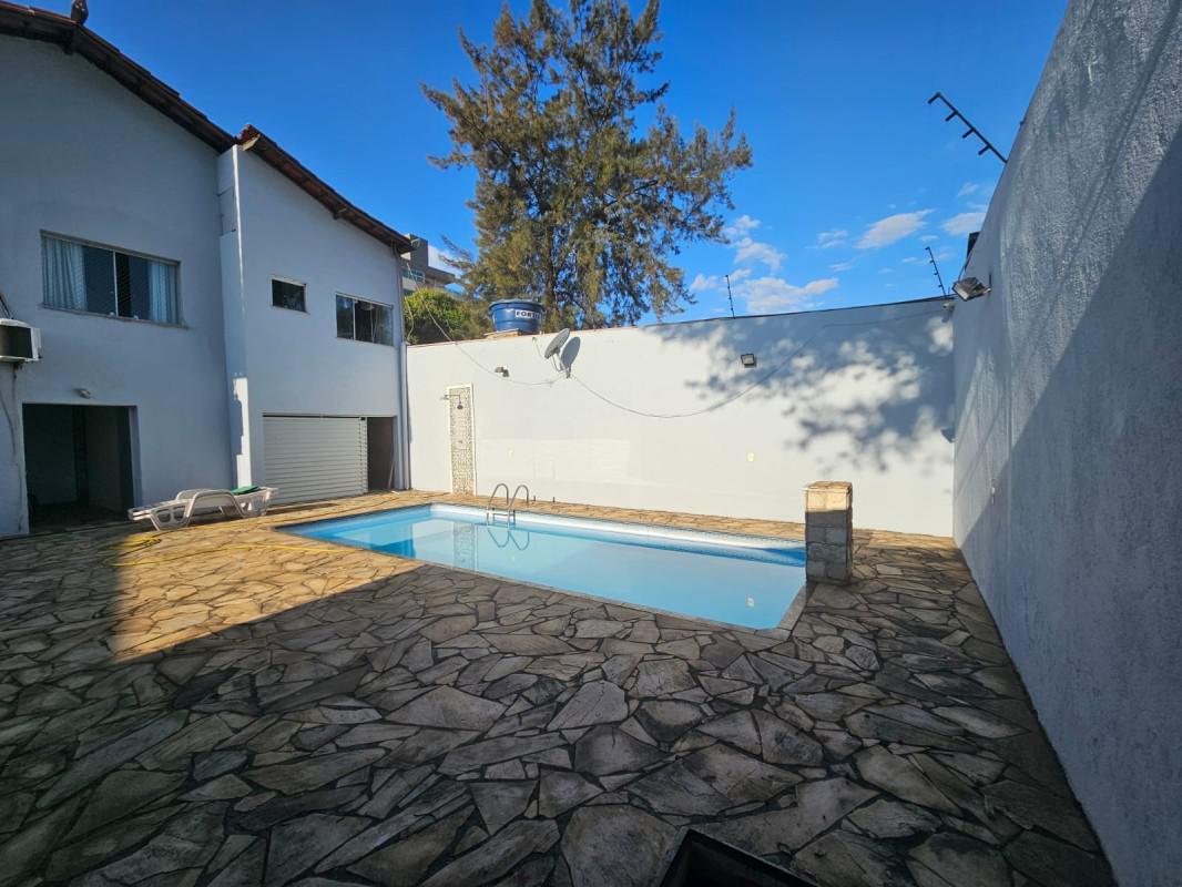 Casa, João Pinheiro, 3 Quartos, 10 Vagas, 2 Suítes