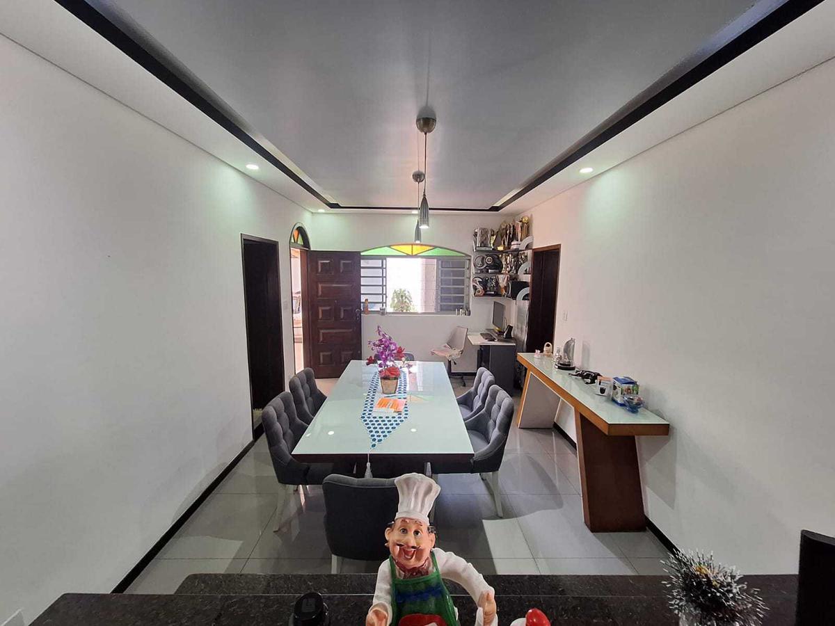 Casa, Jardim Riacho das Pedras, 3 Quartos, 8 Vagas, 2 Suítes