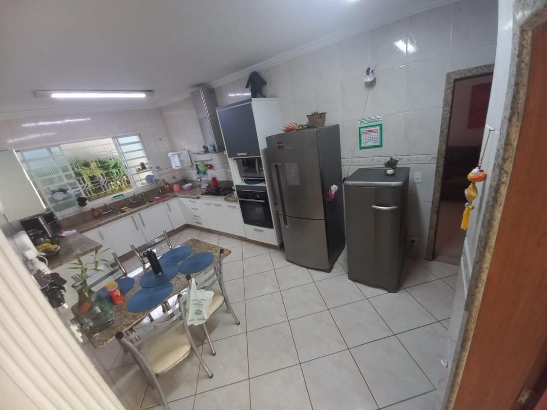 Casa, Caiçaras, 4 Quartos, 6 Vagas, 3 Suítes