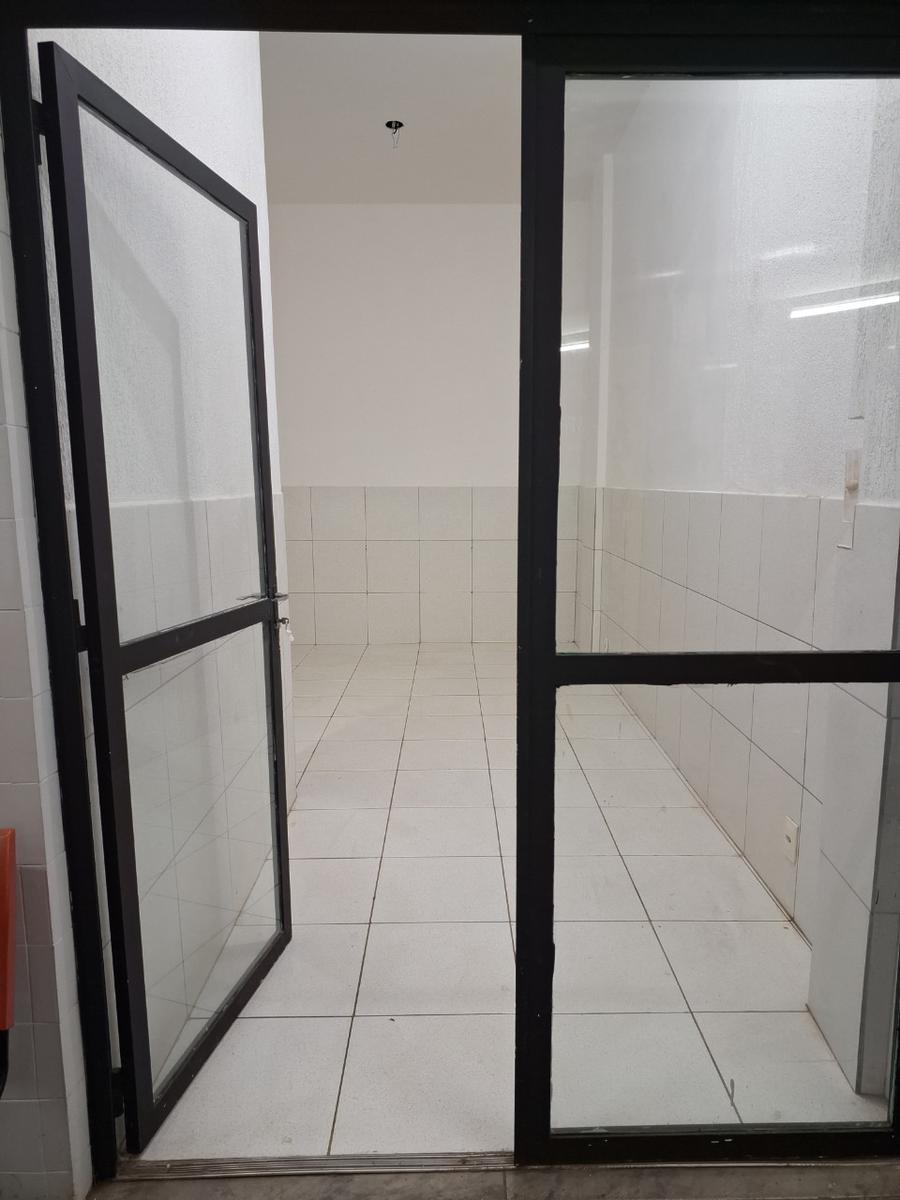 Andar, Savassi, 0 Quarto, 0 Vaga