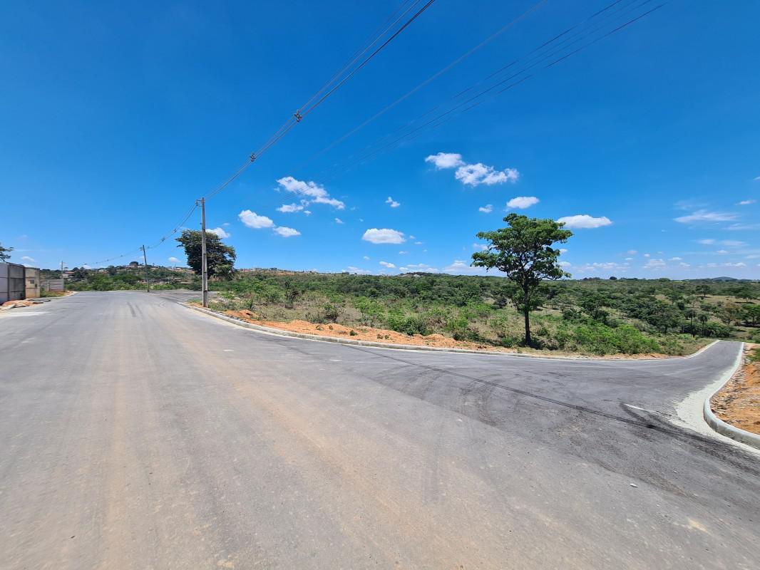 Lote, Novo Retiro, 0 Quarto, 0 Vaga