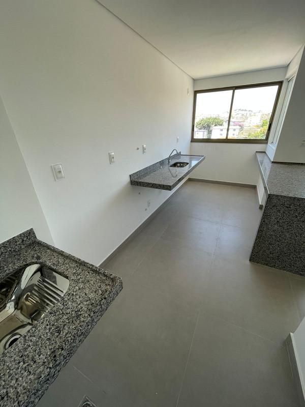 Apartamento, Sagrada Família, 2 Quartos, 2 Vagas, 1 Suíte