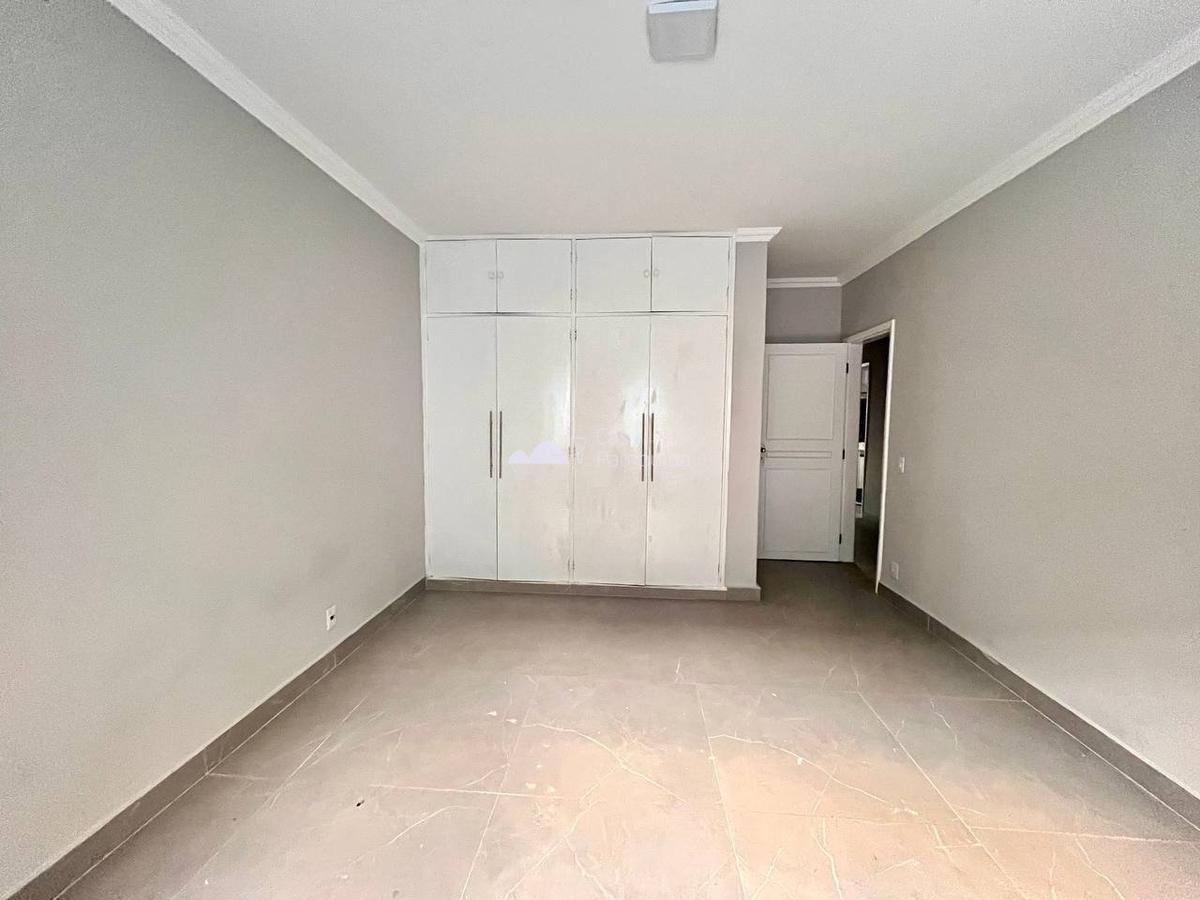 Casa, Santa Branca, 6 Quartos, 4 Vagas, 1 Suíte
