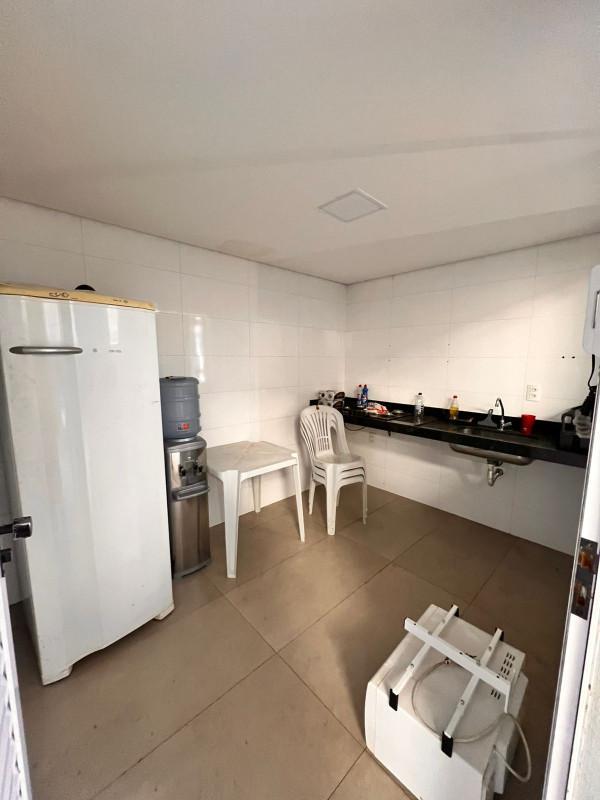 Galpão, Das Industrias I (barreiro), 0 Quarto, 0 Vaga