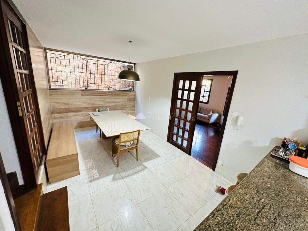 Casa, Santa Branca, 5 Quartos, 4 Vagas, 2 Suítes