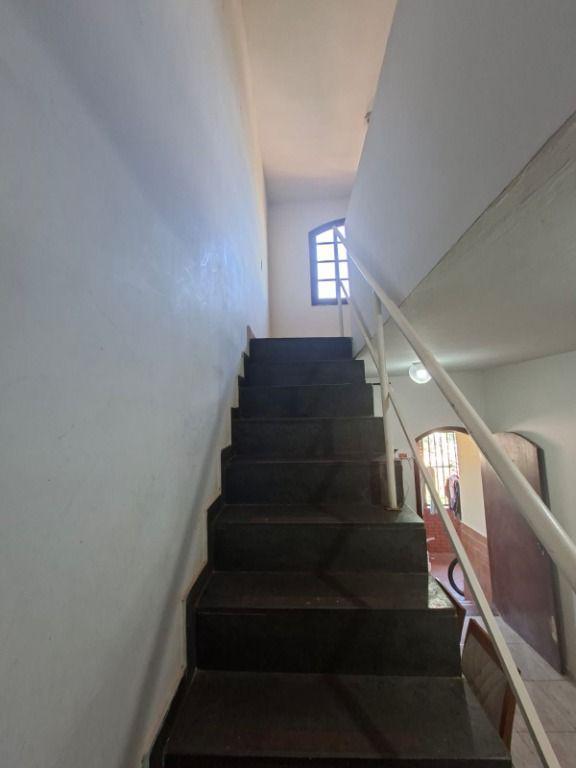 Casa, Centro, 4 Quartos, 0 Vaga