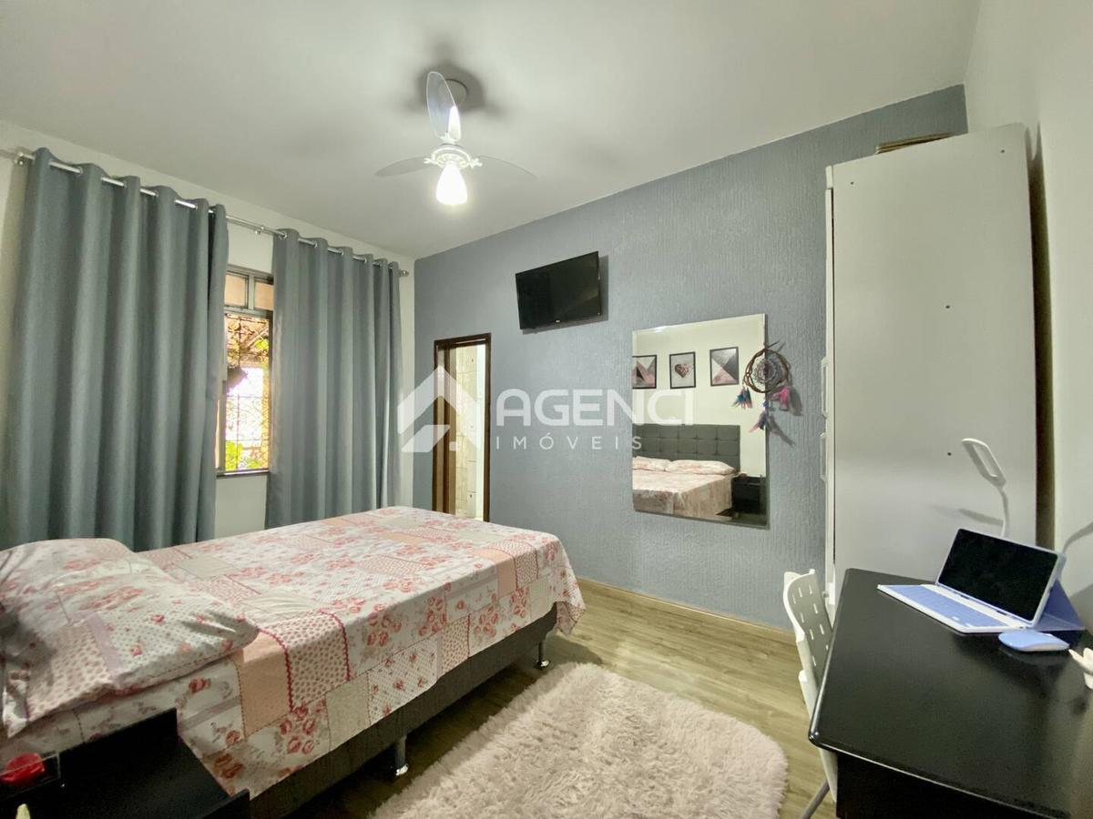 Casa, Santa Maria, 5 Quartos, 0 Vaga, 3 Suítes