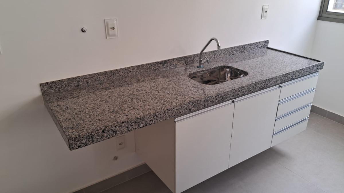 Apartamento, Sagrada Família, 2 Quartos, 2 Vagas, 1 Suíte