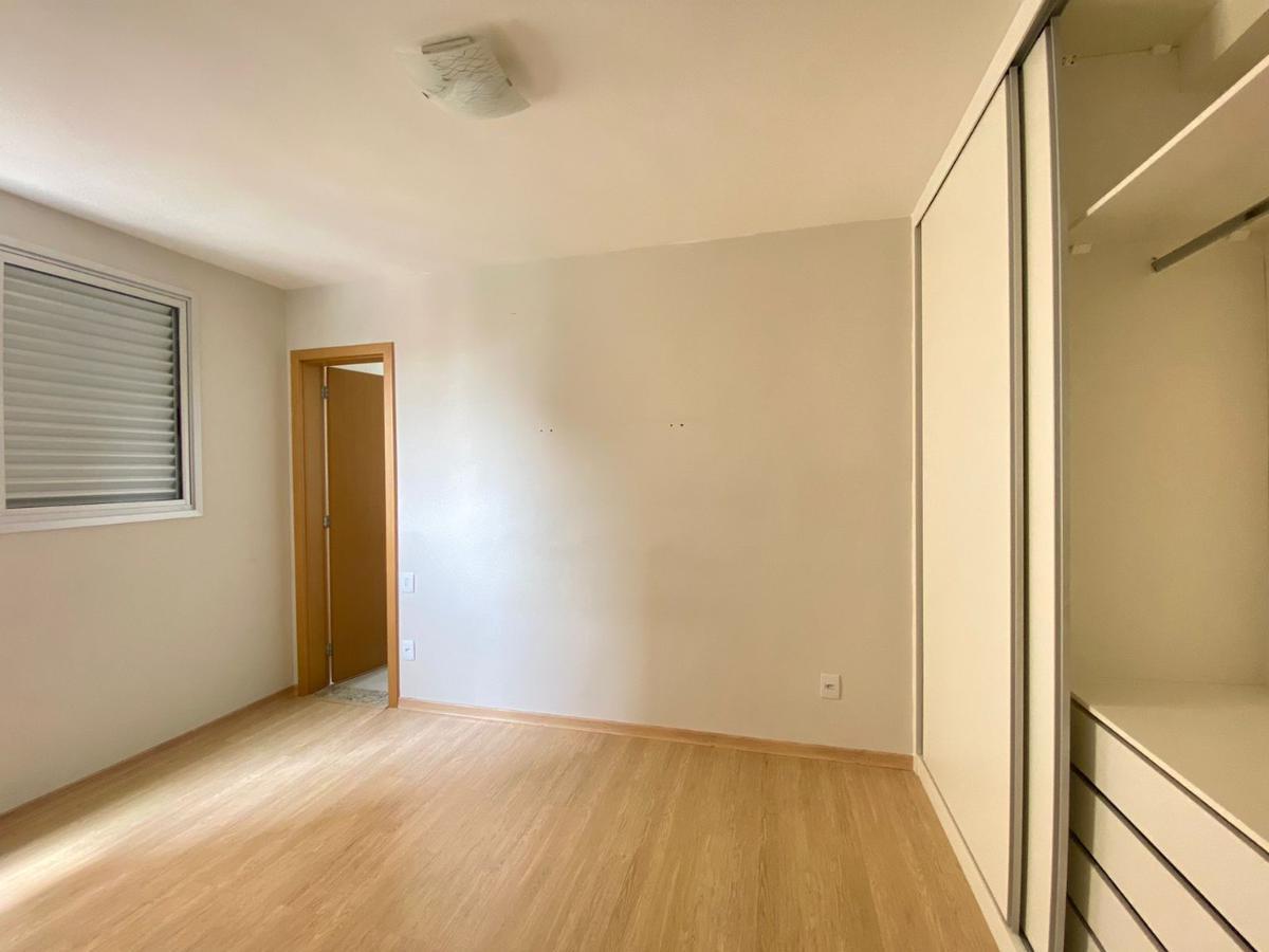 Apartamento, Sagrada Família, 3 Quartos, 2 Vagas, 1 Suíte