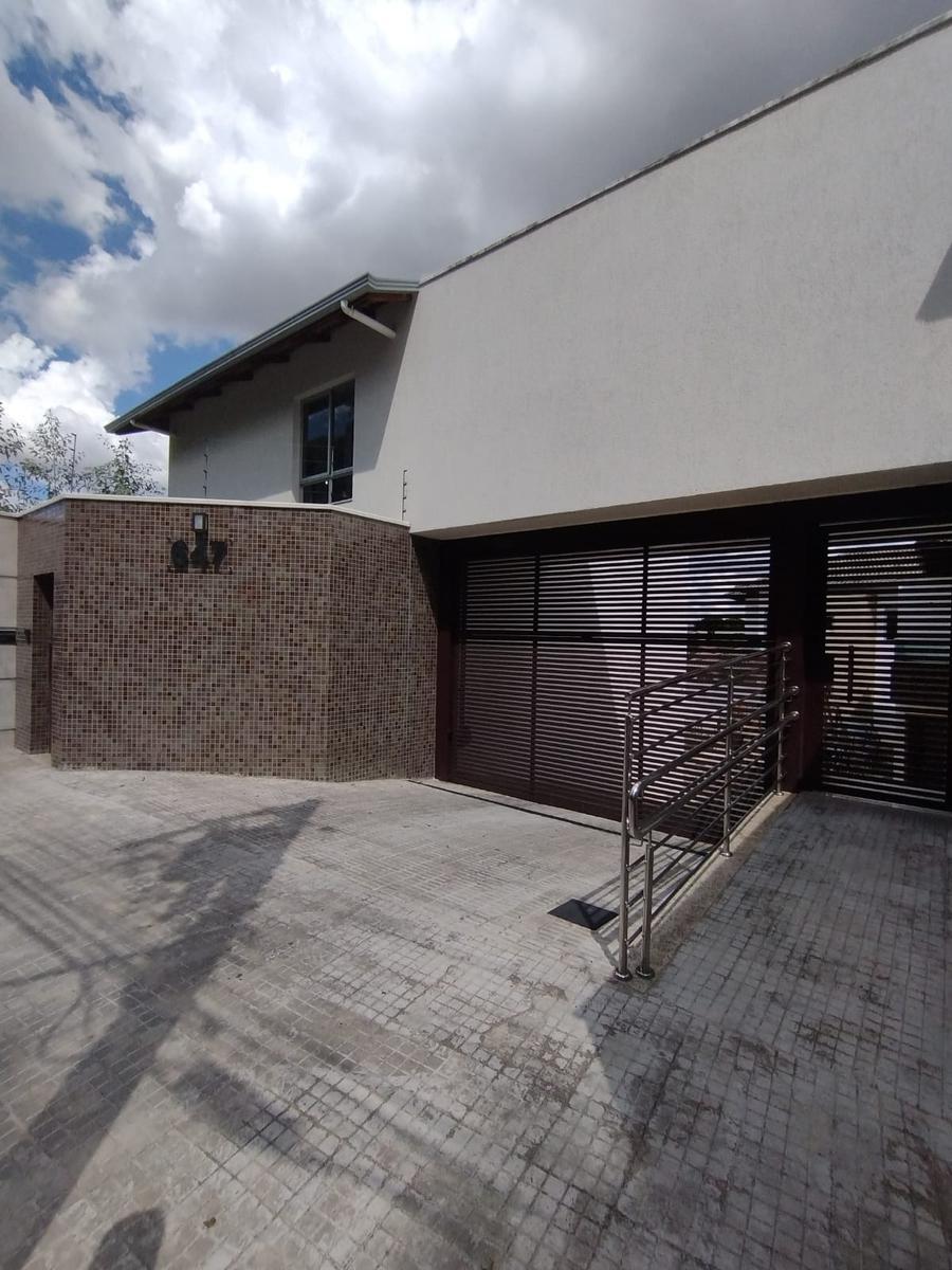 Casa, Centro, 3 Quartos, 2 Vagas, 1 Suíte