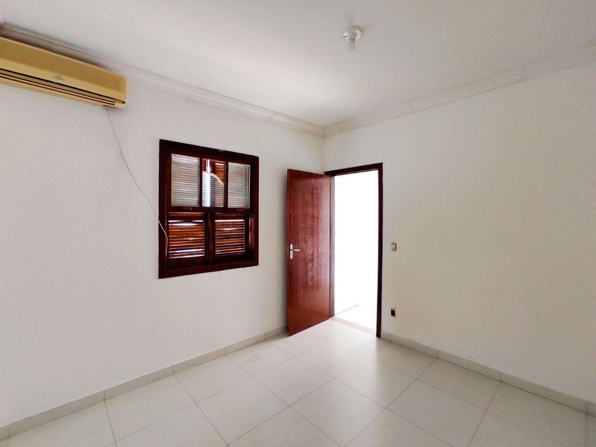 Casa Comercial, São José, 6 Quartos, 4 Vagas, 2 Suítes