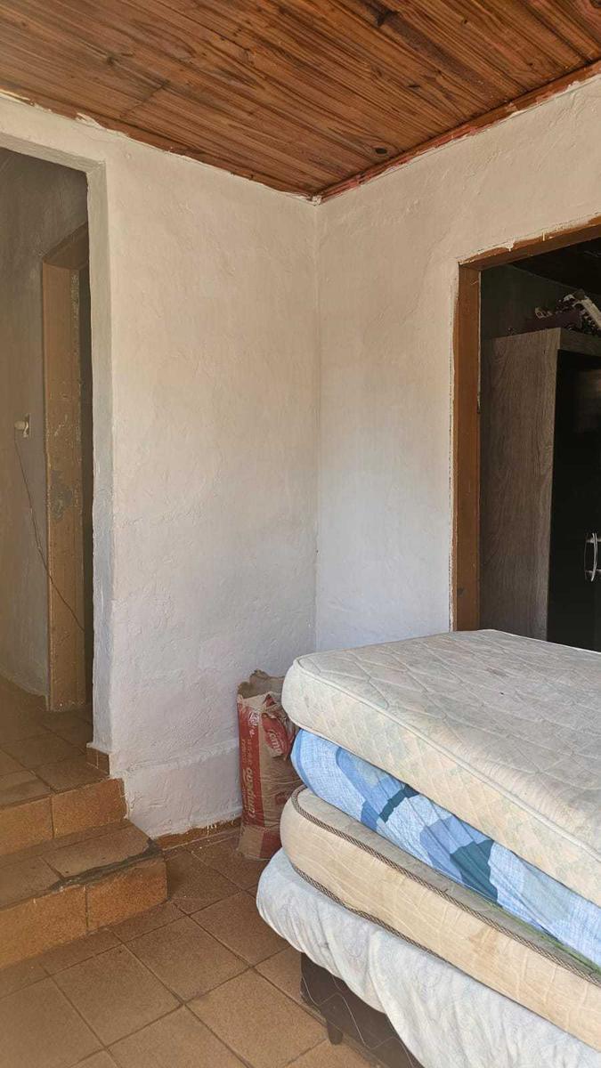 Casa, Horto, 2 Quartos, 0 Vaga