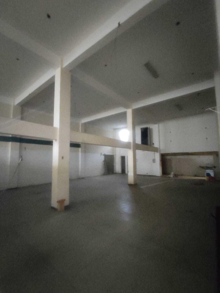 Galpão, Santa Terezinha, 0 Quarto, 10 Vagas
