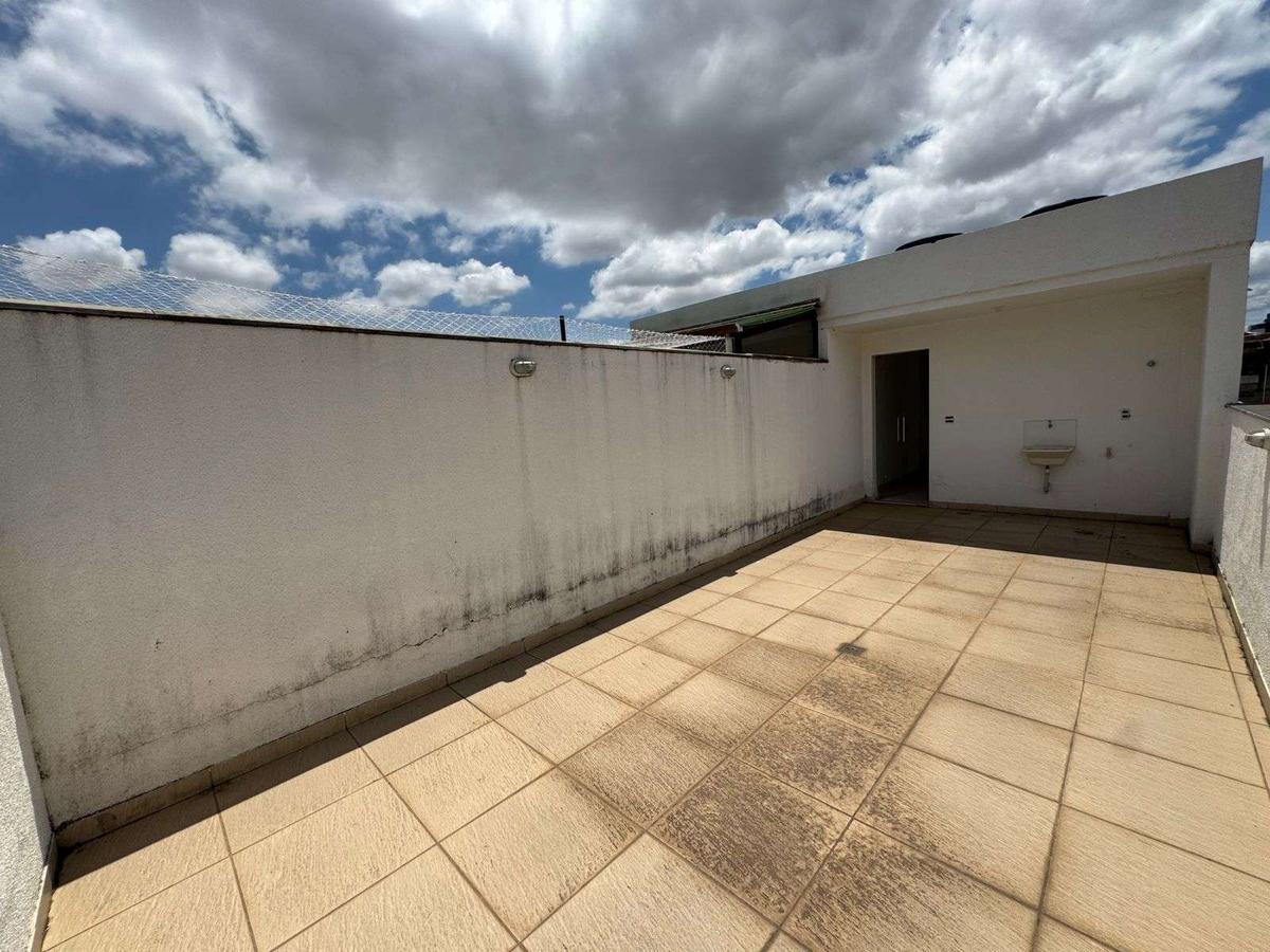 Cobertura, Concórdia, 2 Quartos, 2 Vagas, 1 Suíte