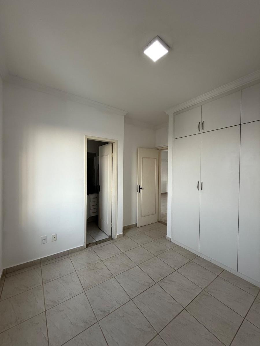 Apartamento, Estoril, 2 Quartos, 1 Vaga, 1 Suíte