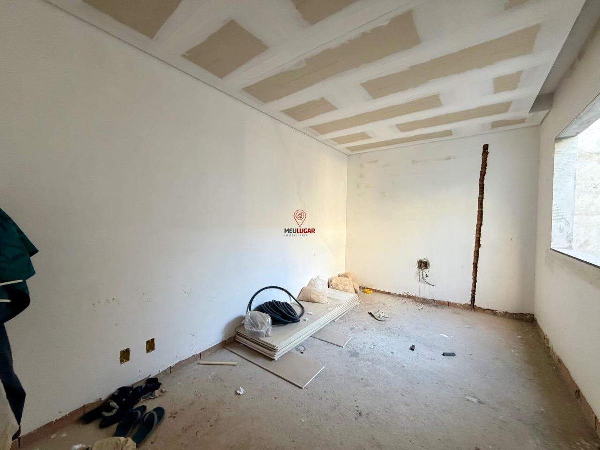 Casa, Masterville, 3 Quartos, 3 Vagas, 1 Suíte