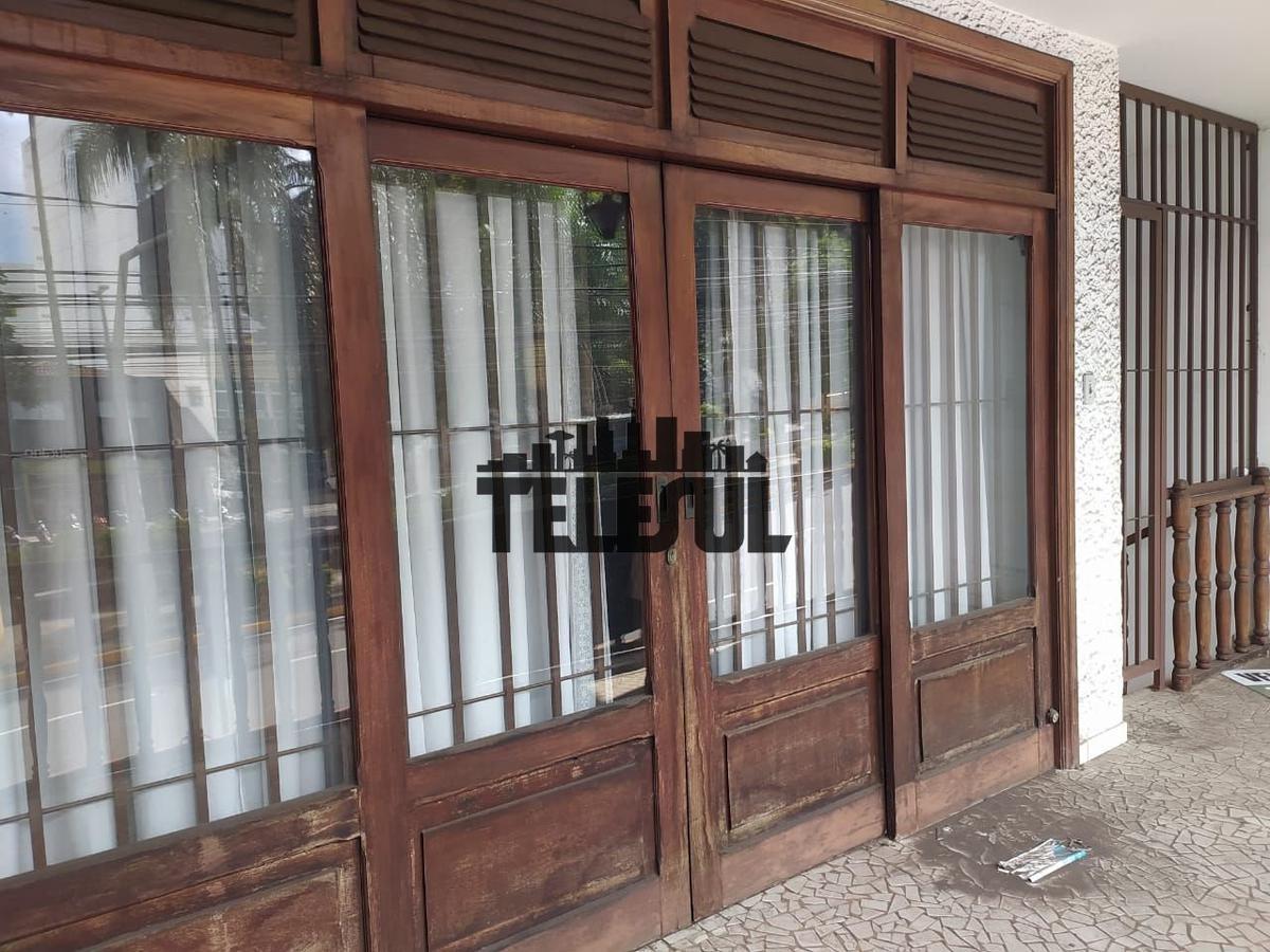Casa, Centro, 4 Quartos, 0 Vaga, 1 Suíte