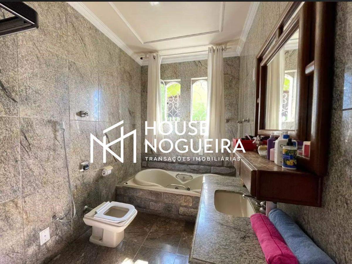 Casa, Tirol, 3 Quartos, 10 Vagas, 1 Suíte