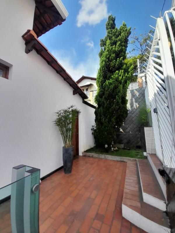 Casa, Camargos, 8 Quartos, 3 Vagas, 4 Suítes